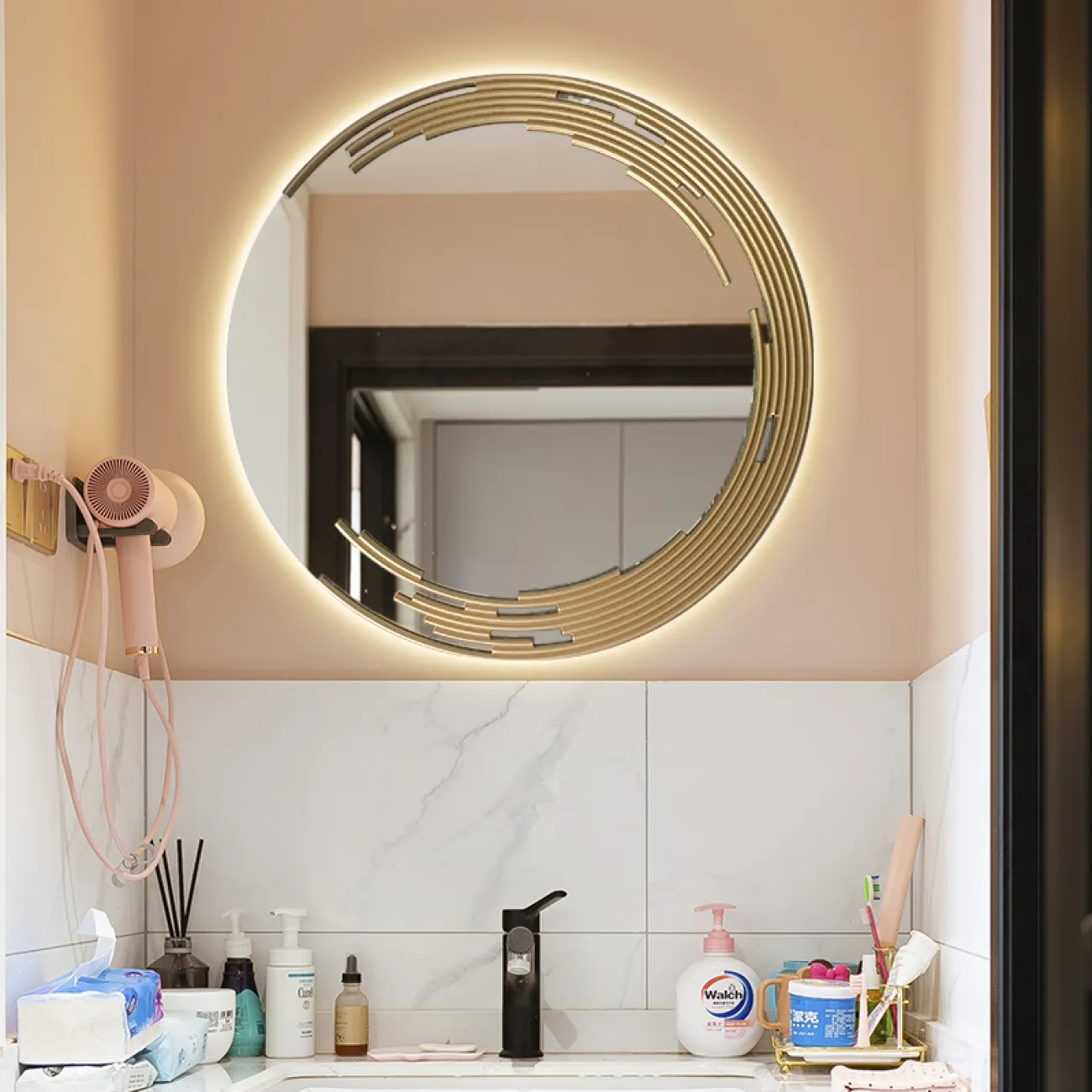 Настенное зеркало с подсветкой для гостиной LaLume DK20933-23 Настенное зеркало с подсветкой для гостиной LaLume DK20933-23