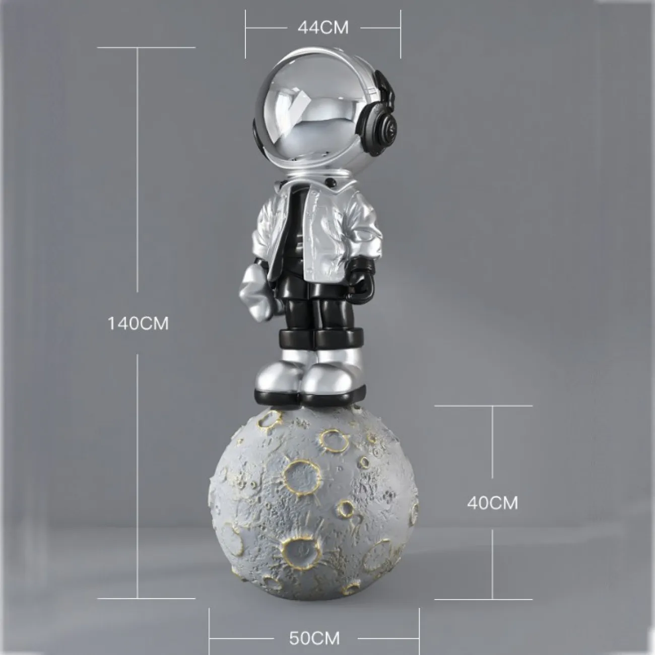 Скульптура астронавт на луне LaLume DK20943-23