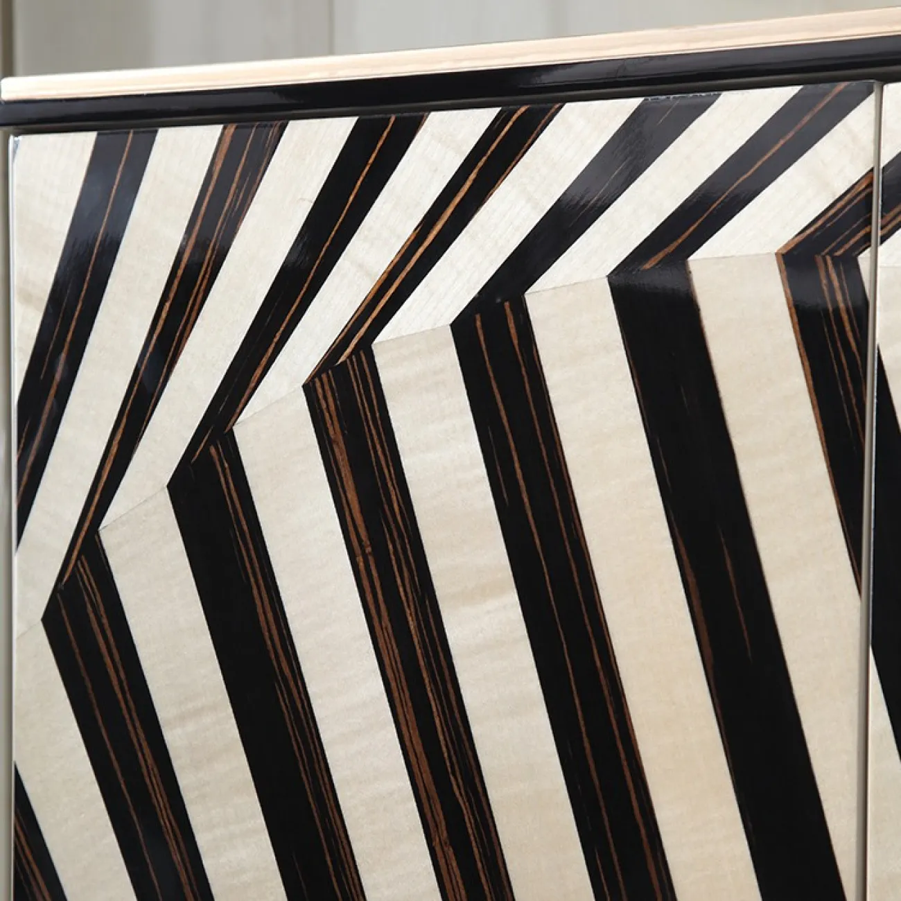 Роскошный комод под телевизор для гостиной LaLume MB20704-23