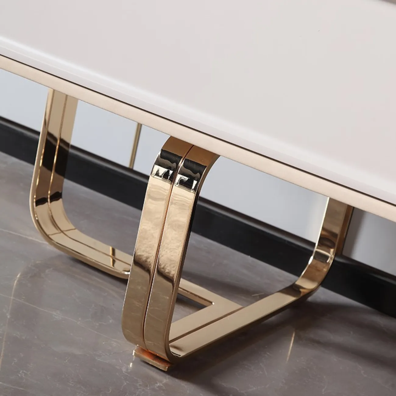 Белоснежный комод под телевизор для гостиной LaLume MB20712-23