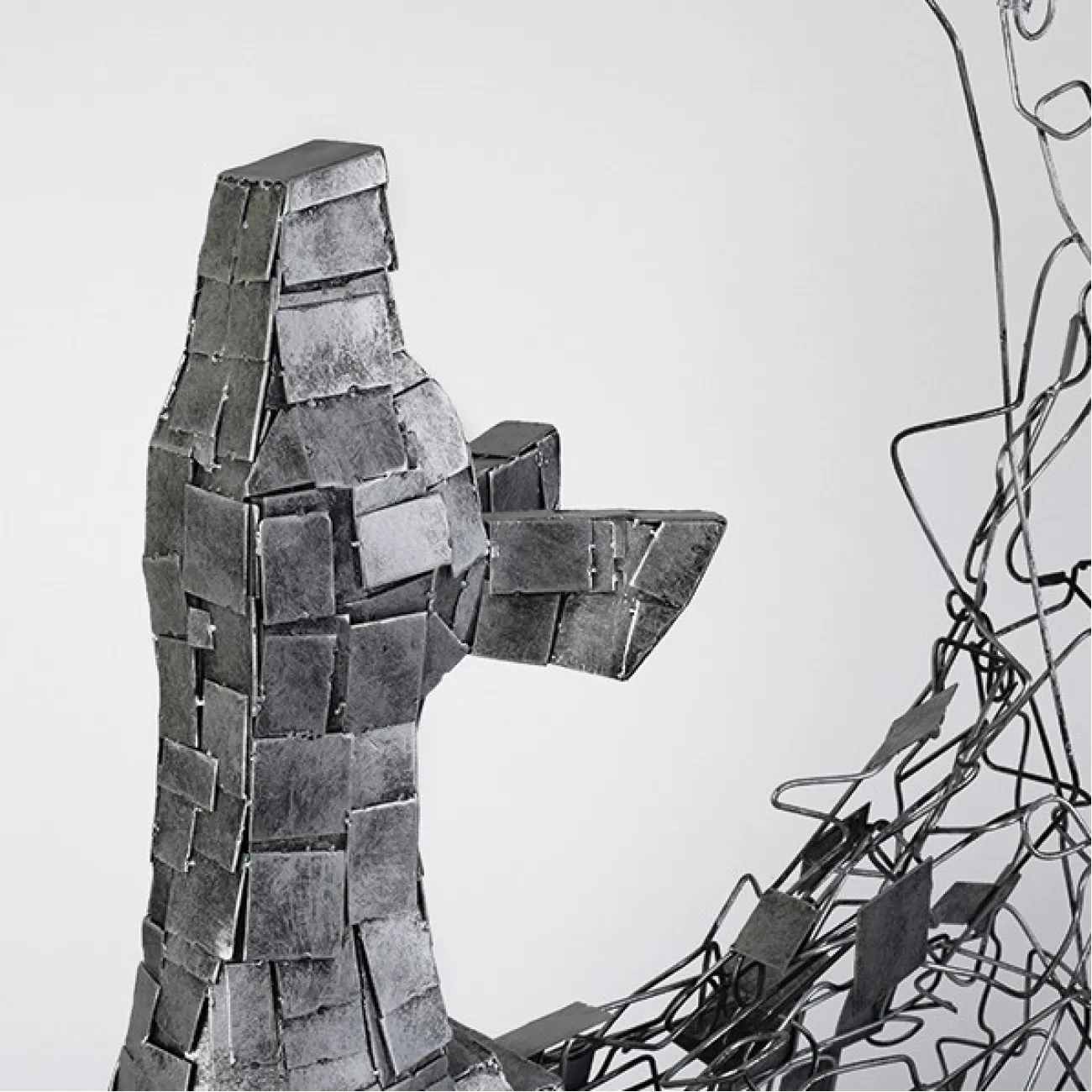 Дизайнерская скульптура в виде оленя LaLume DK21068-23 Дизайнерская скульптура в виде оленя LaLume DK21068-23