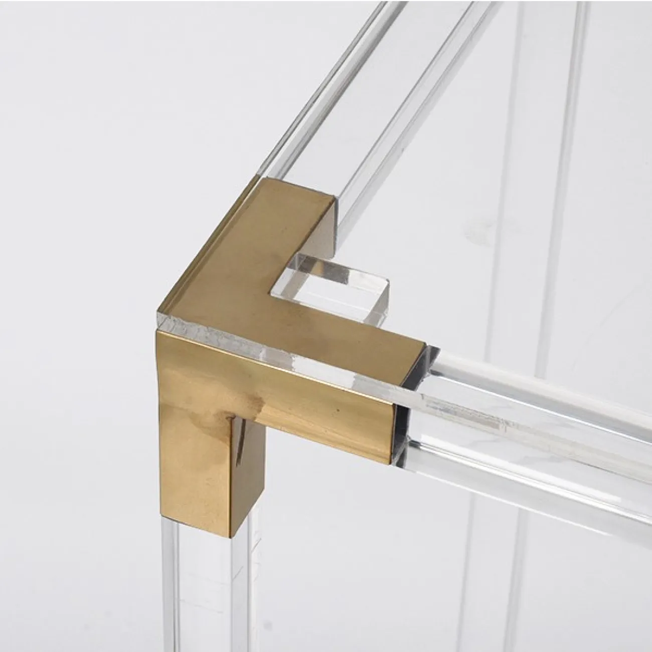 Металлическая подставка для статуэтки LaLume DK21069-23 Металлическая подставка для статуэтки LaLume DK21069-23