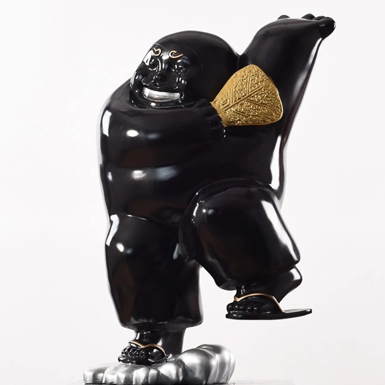 Статуэтка танцующего человека в китайском стиле LaLume DK21073-23 Статуэтка танцующего человека в китайском стиле LaLume DK21073-23