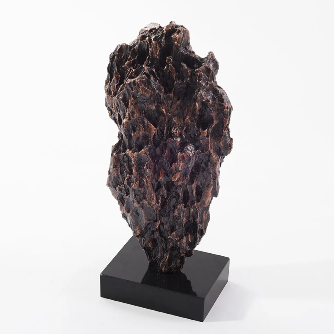 Статуэтка в виде скалы для гостиной LaLume DK21077-23 Статуэтка в виде скалы для гостиной LaLume DK21077-23