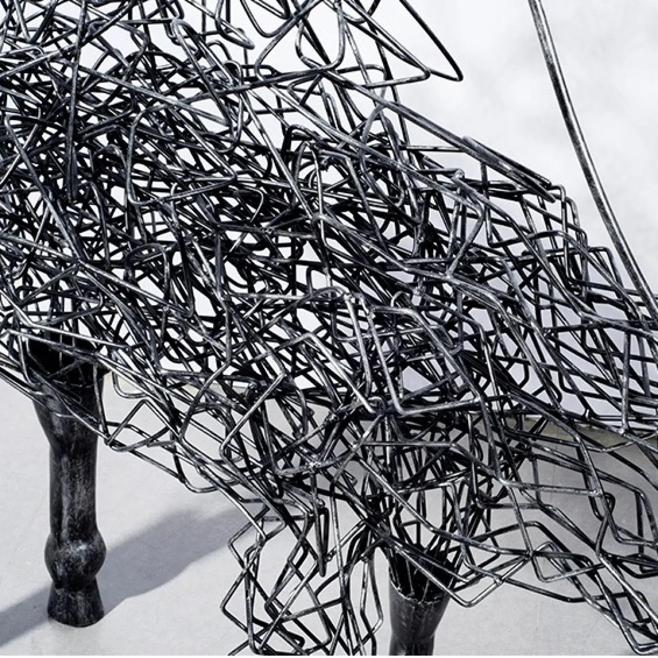 Геометрическая скульптура в современном стиле LaLume DK21083-23 Геометрическая скульптура в современном стиле LaLume DK21083-23