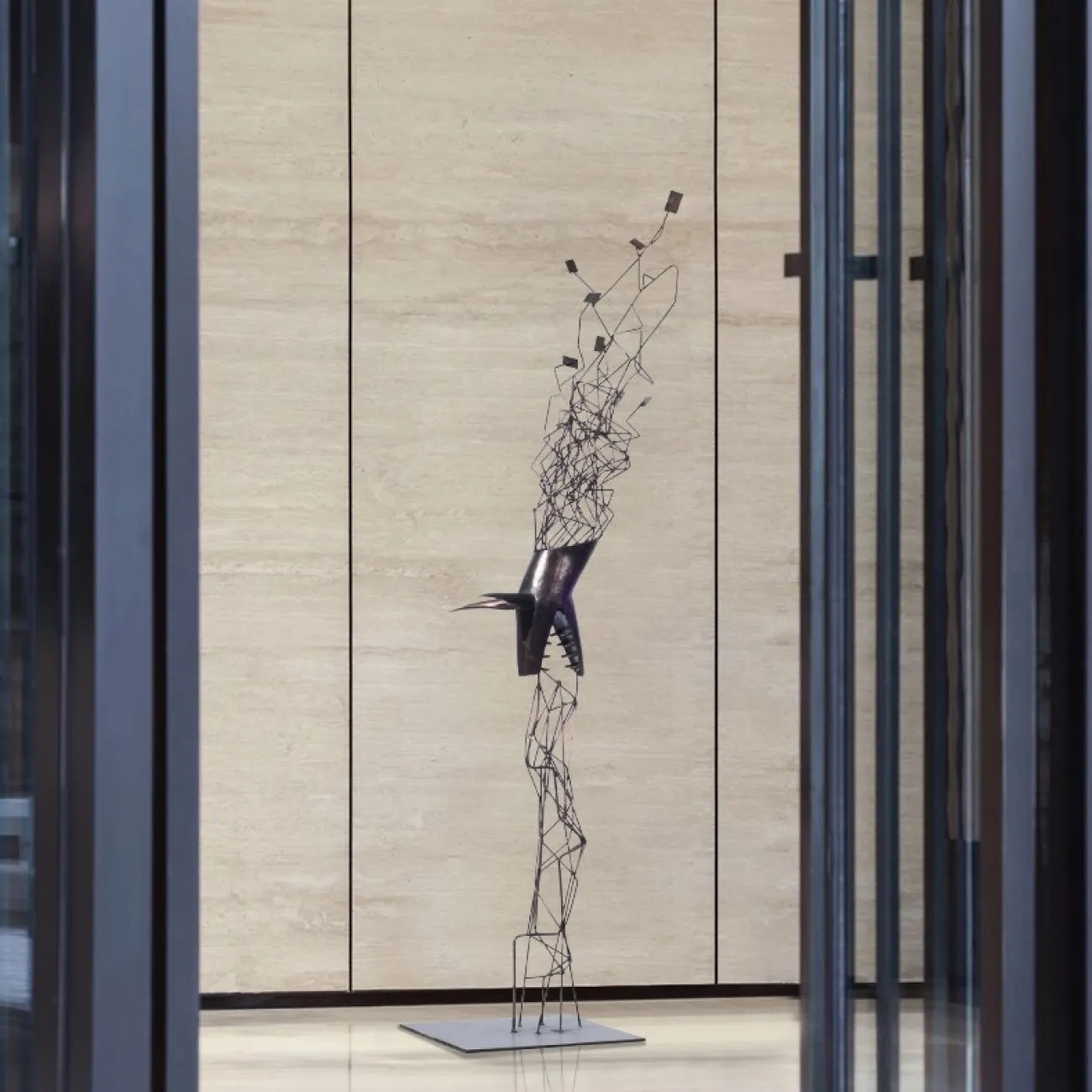 Дизайнерская геометрическая скульптура LaLume DK21084-23 Дизайнерская геометрическая скульптура LaLume DK21084-23