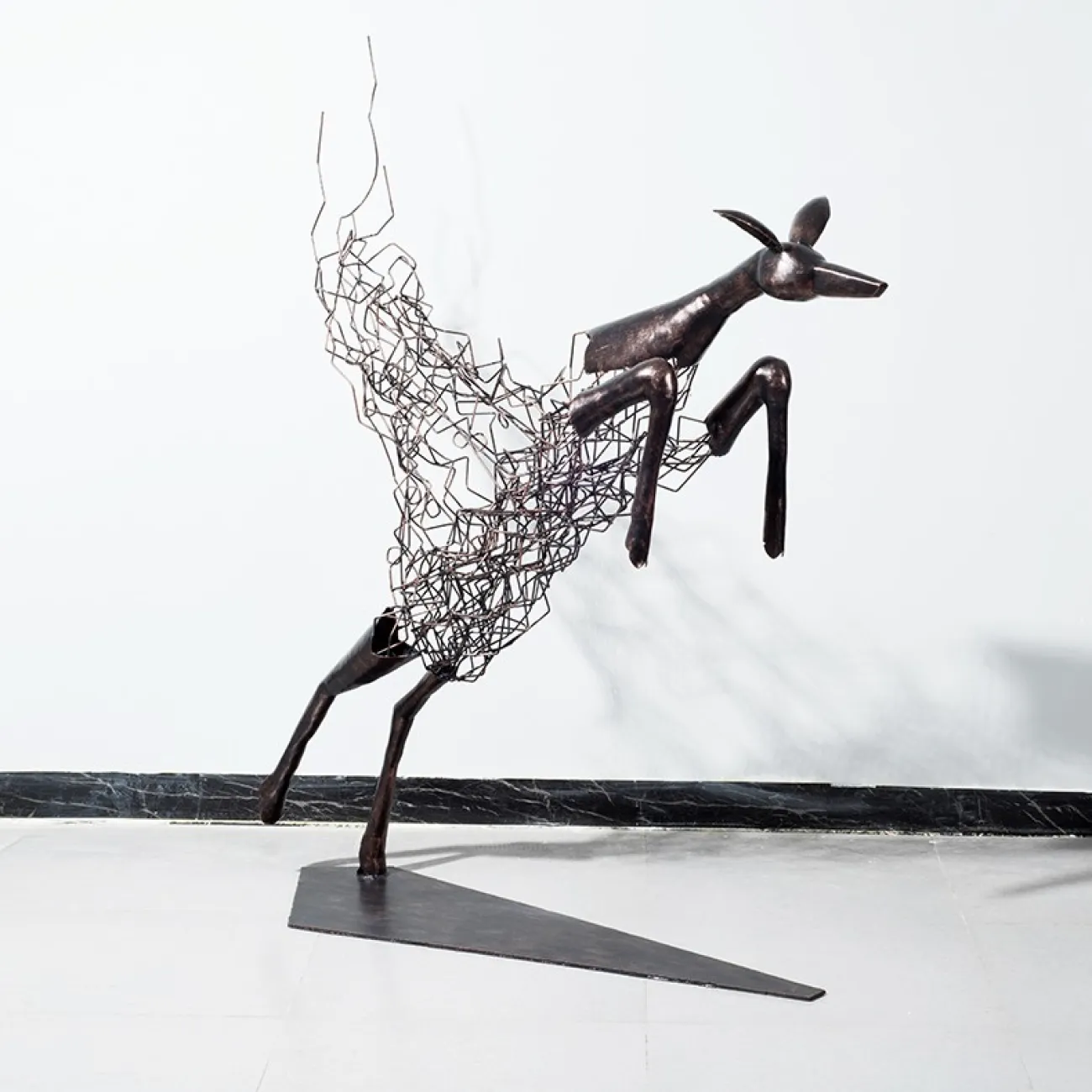 Интерьерный декор олень для гостиной LaLume DK21086-23