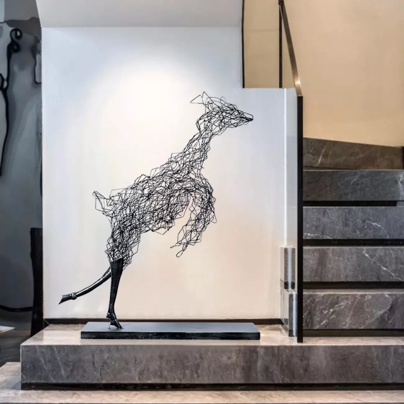 Дизайнерская геометрическая скульптура в современном стиле LaLume DK21088-23