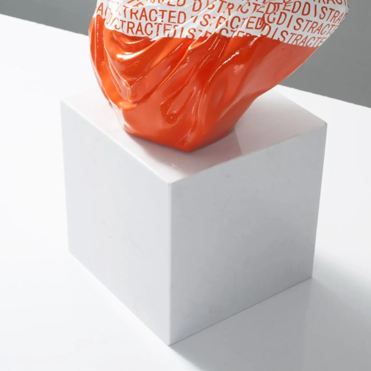 Дизайнерская скульптура человека в очках LaLume DK21089-23