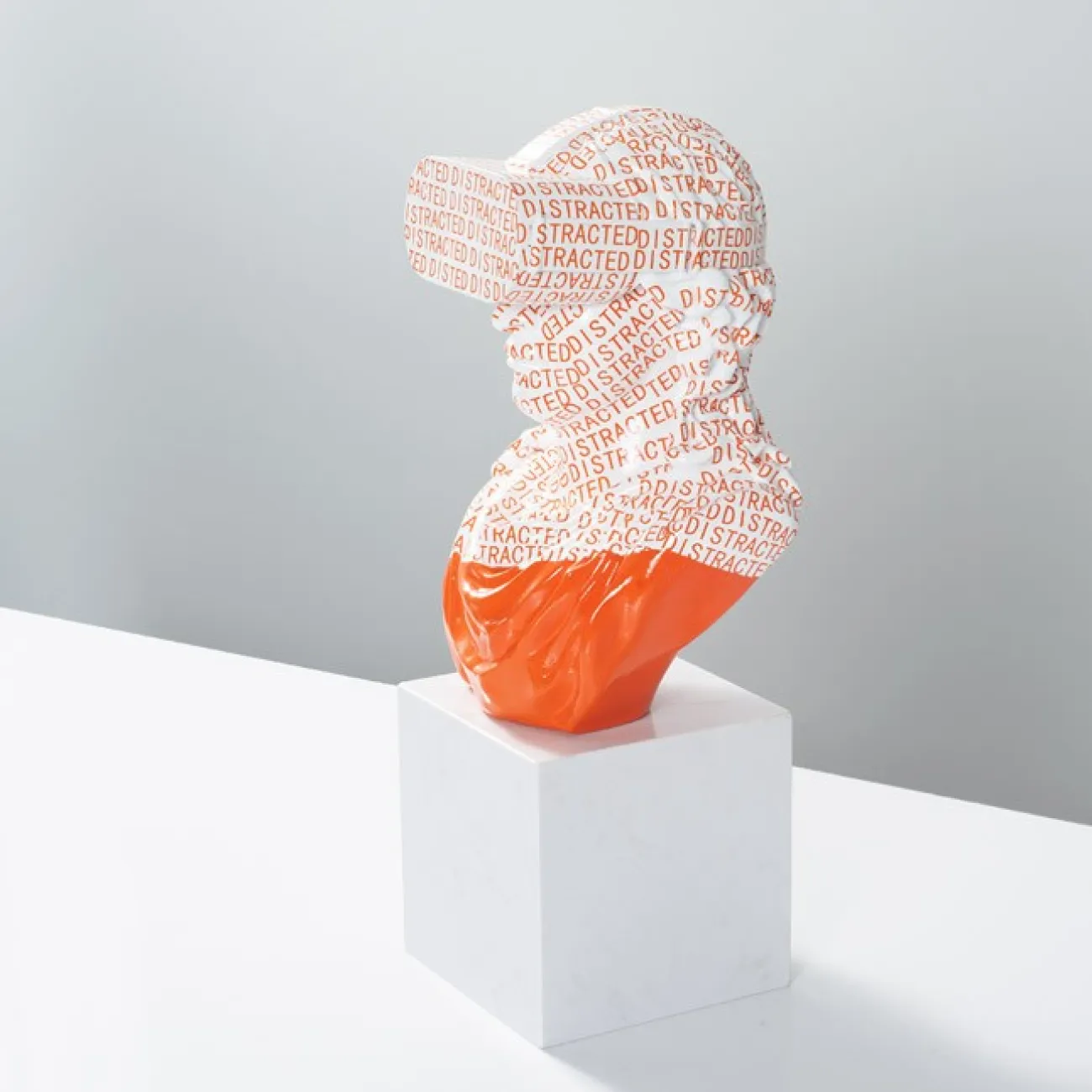 Дизайнерская скульптура человека в очках LaLume DK21089-23