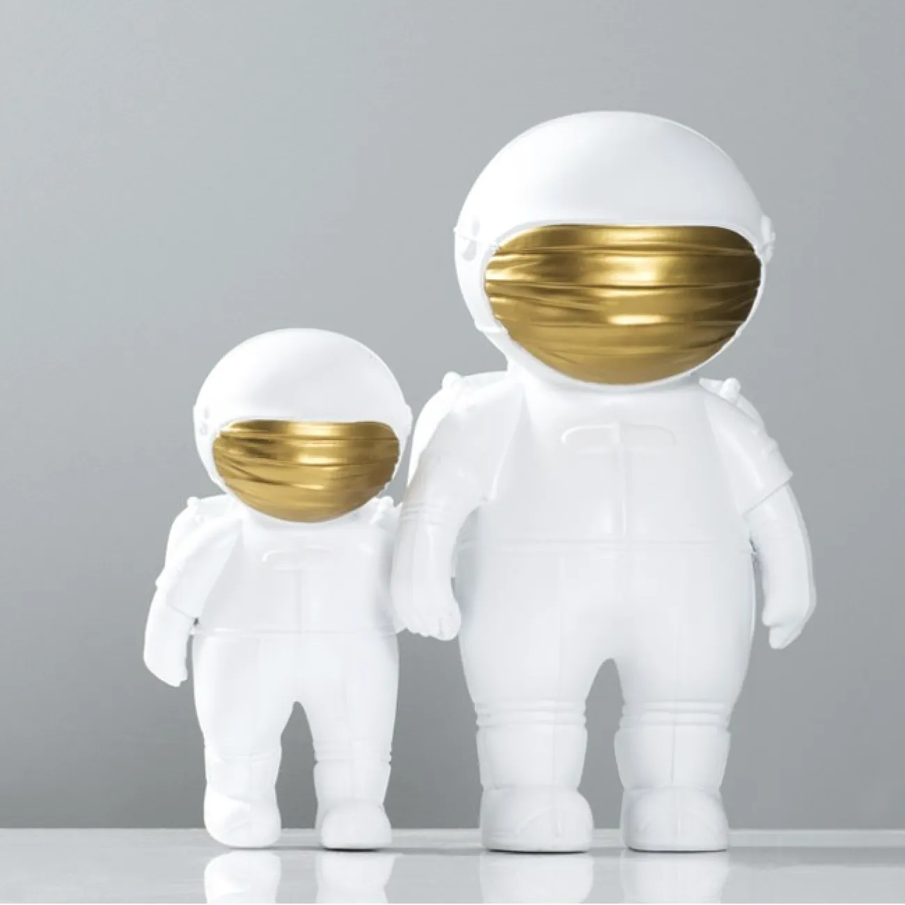 Скульптура двух астронавтов LaLume DK21090-23 Скульптура двух астронавтов LaLume DK21090-23