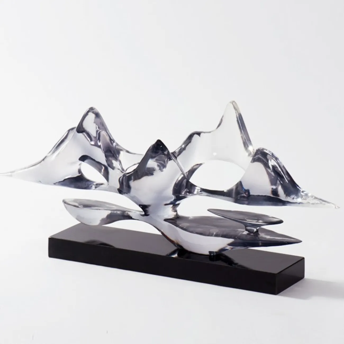 Необычная прозрачная скульптура для гостиной LaLume DK21091-23