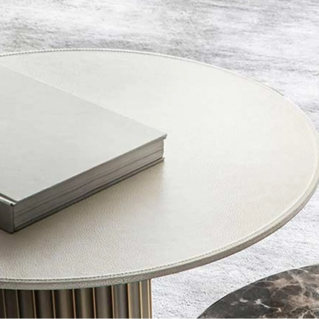 Маленький журнальный стол для гостинной LaLume MB20692-23