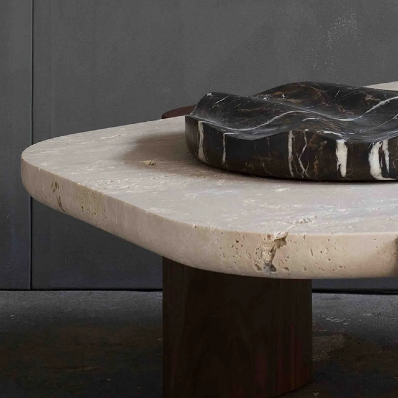 Деревянный журнальный стол для гостиной LaLume MB20734-23 Деревянный журнальный стол для гостиной LaLume MB20734-23