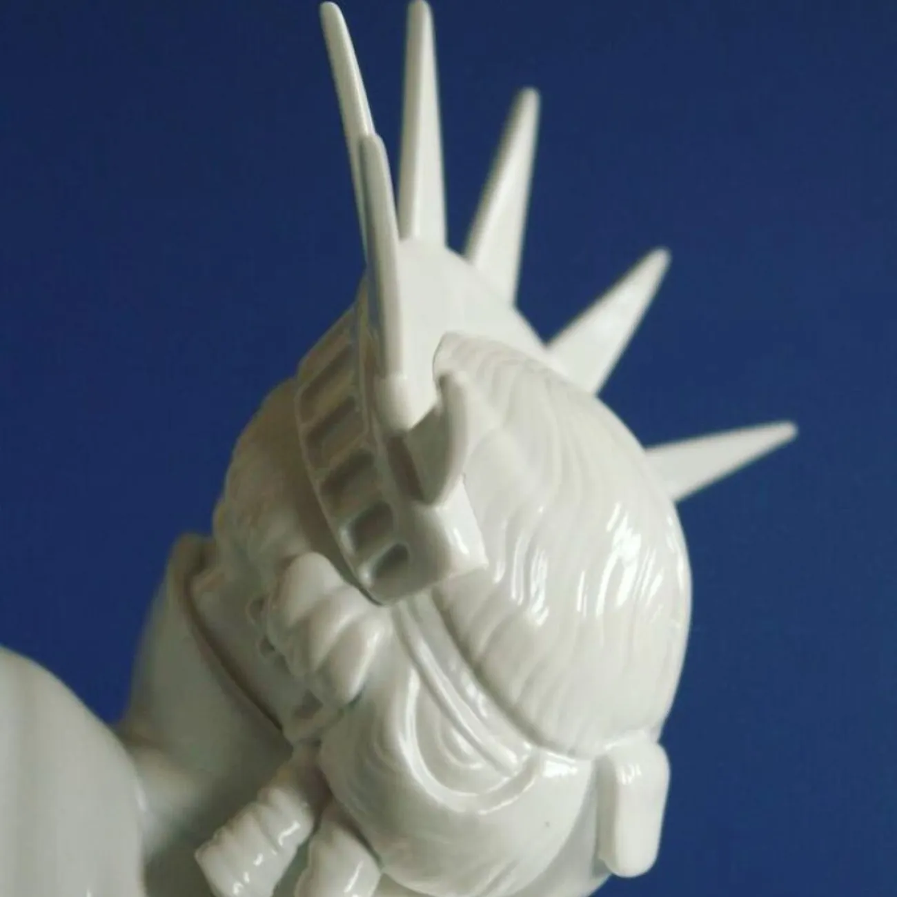 Креативная статуэтка Статуя Свободы  для дома LaLume MB20864-23