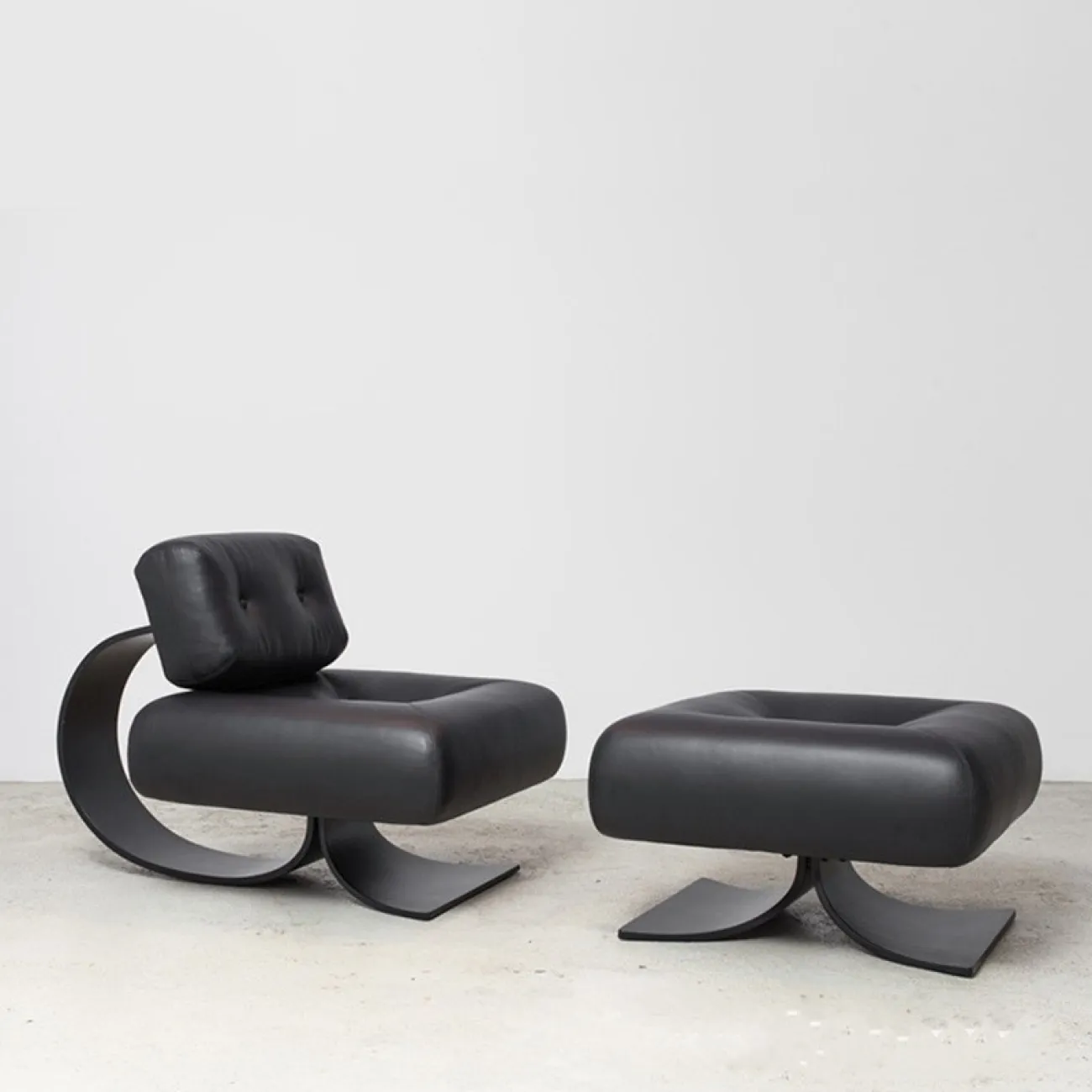 Креативное кожаное кресло для гостиной LaLume MB20751-23 Креативное кожаное кресло для гостиной LaLume MB20751-23