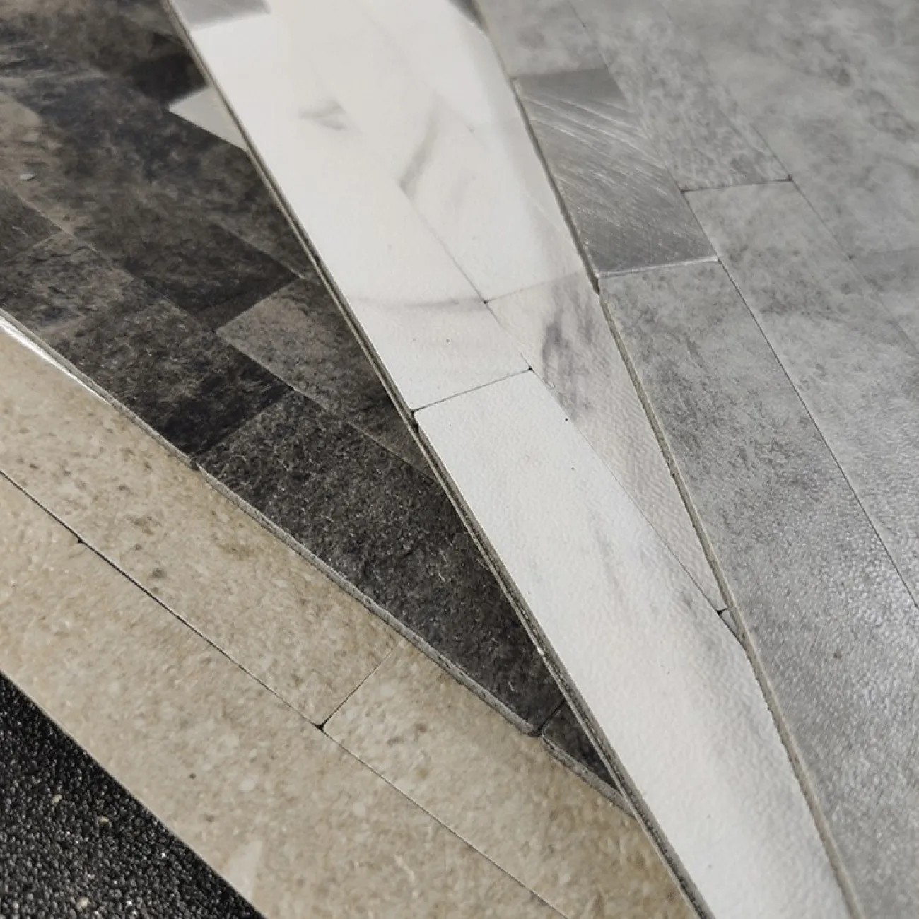 Современная металлическая 3д плитка на самоклеящаяся основе LaLume MB20802-23