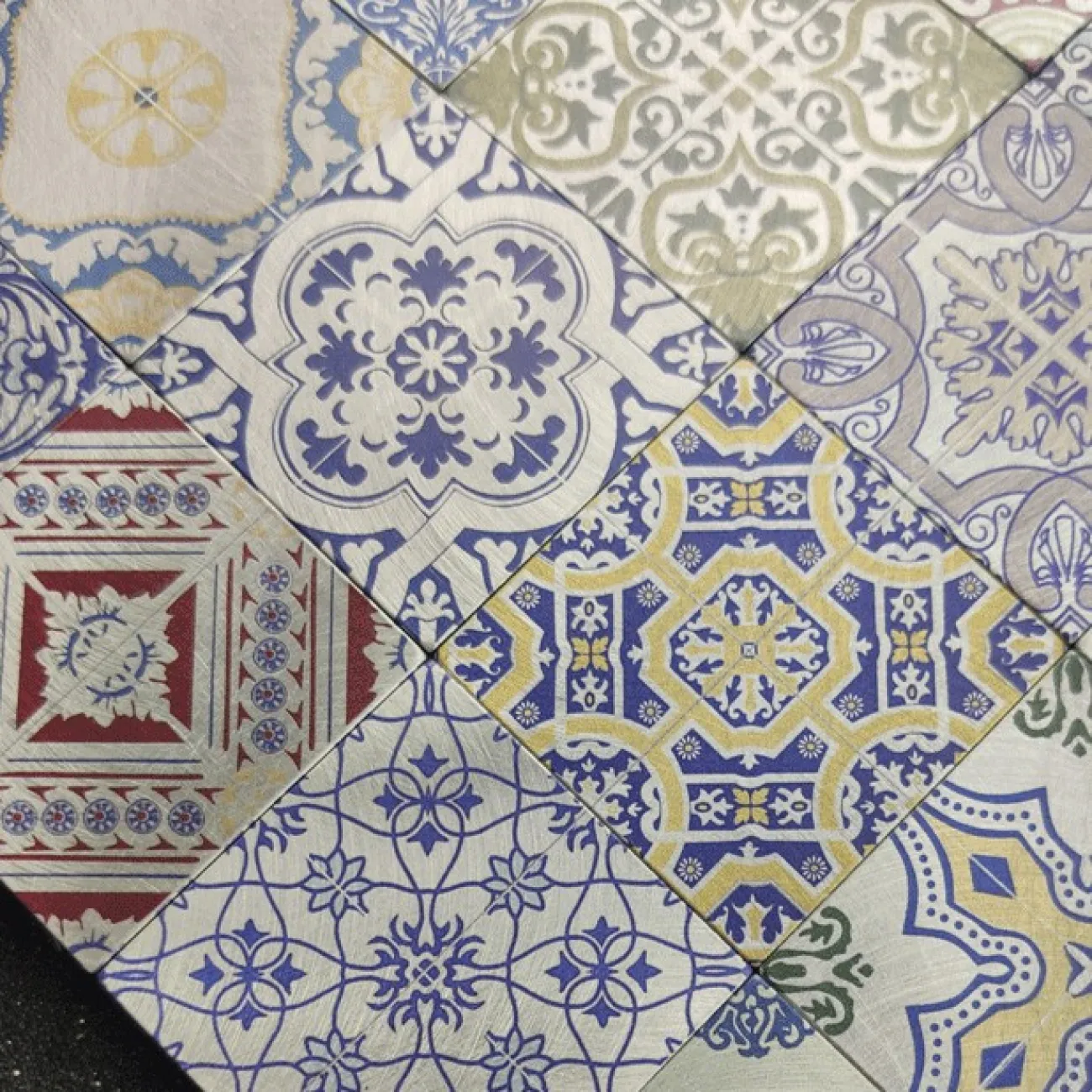 Металлическая 3д плитка на самоклеящаяся основе с узорами LaLume MB20803-23 Металлическая 3д плитка на самоклеящаяся основе с узорами LaLume MB20803-23