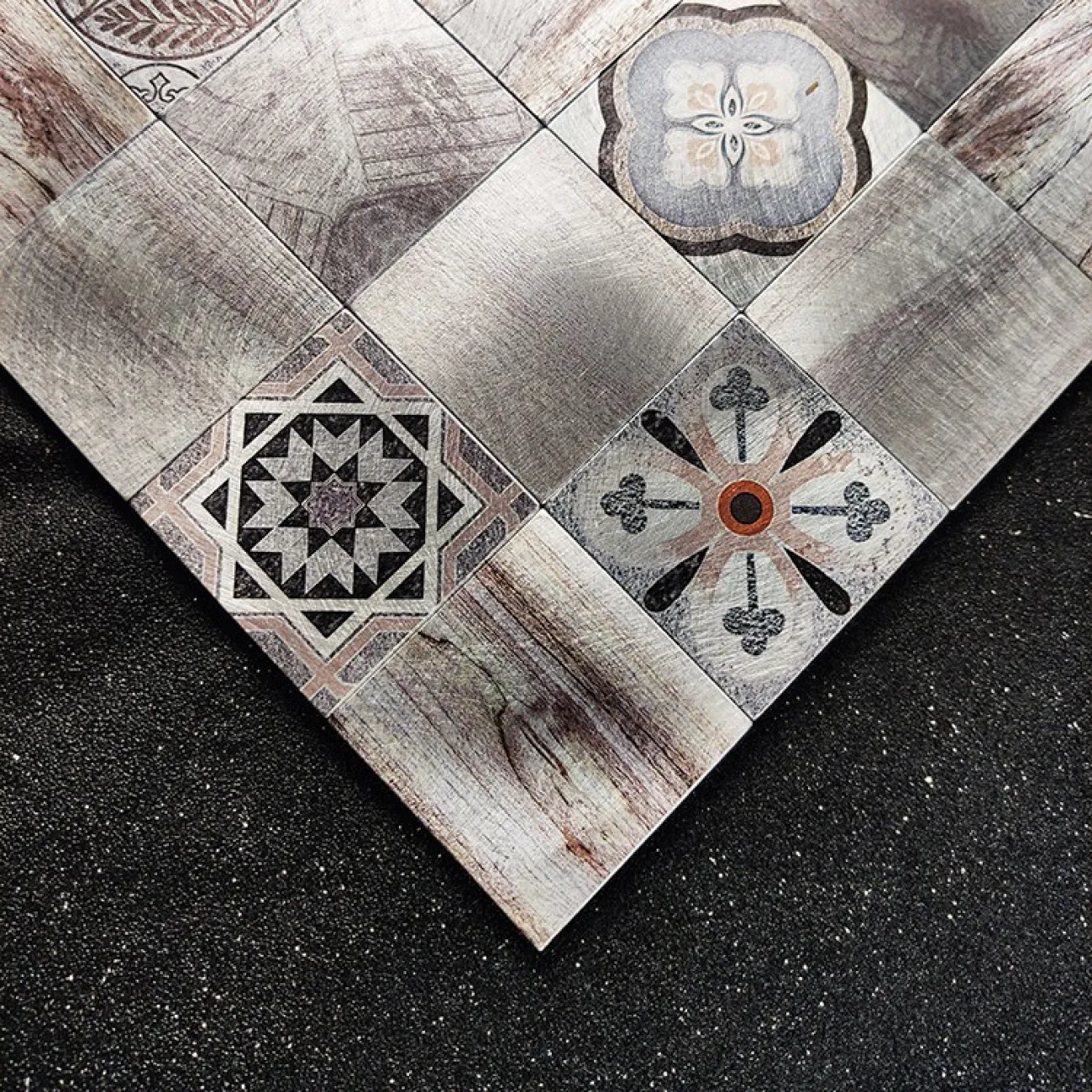 Металлическая 3д плитка на самоклеящаяся основе с узорами LaLume MB20806-23 Металлическая 3д плитка на самоклеящаяся основе с узорами LaLume MB20806-23