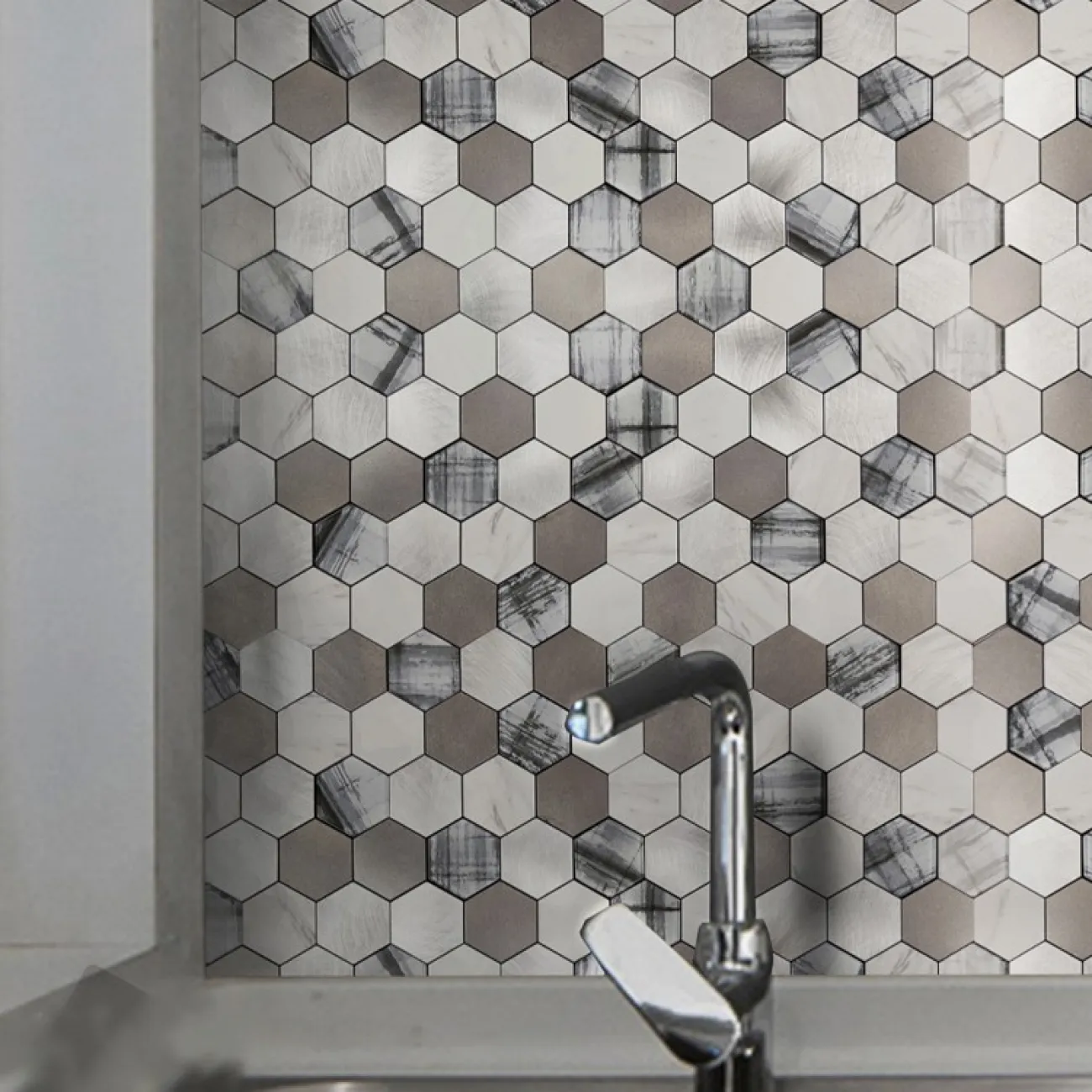 Креативная металлическая 3д плитка на самоклеящаяся основе LaLume MB20811-23 Креативная металлическая 3д плитка на самоклеящаяся основе LaLume MB20811-23