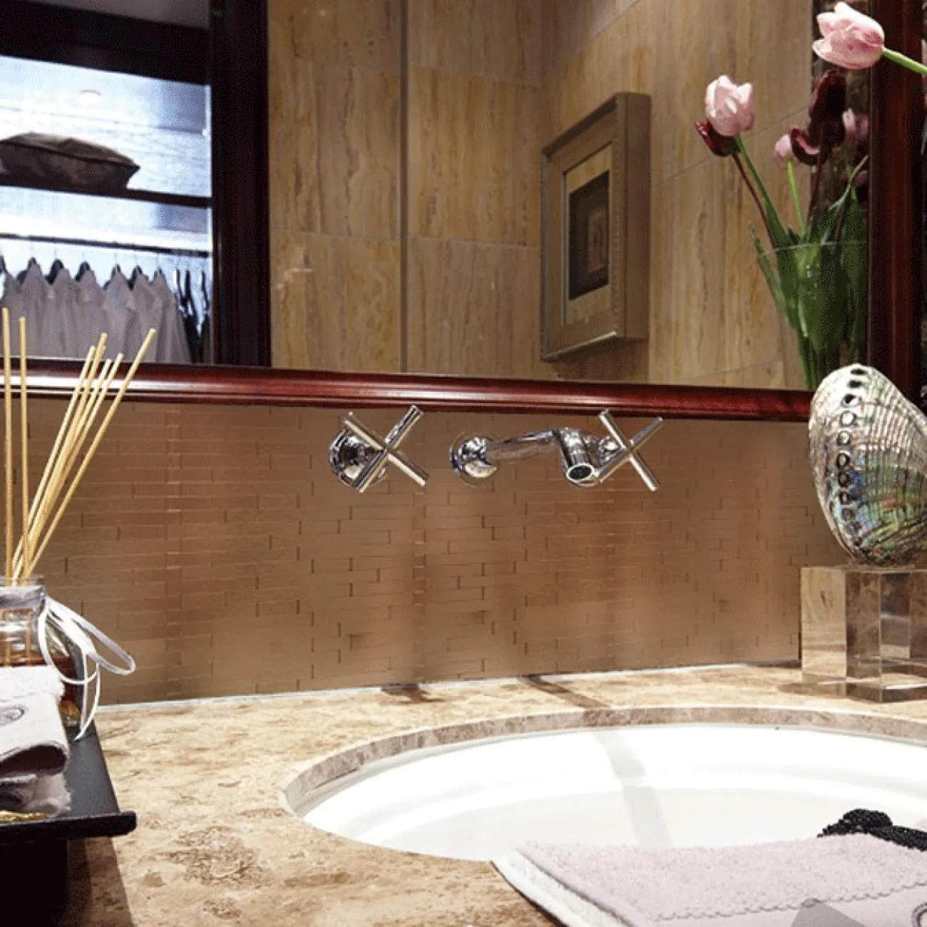 Современная металлическая 3д плитка на самоклеящаяся основес имитацией древесины LaLume MB20814-23 Современная металлическая 3д плитка на самоклеящаяся основес имитацией древесины LaLume MB20814-23