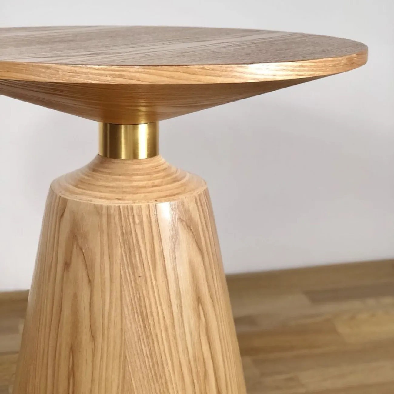 Круглый деревянный журнальный стол LaLume MB21015-23 Круглый деревянный журнальный стол LaLume MB21015-23