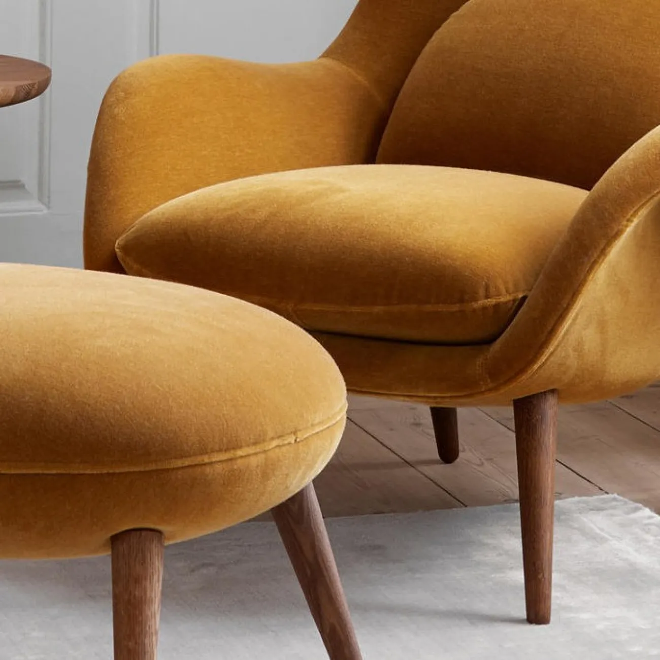 Тканевое одноместное кресло для гостиной LaLume MB21020-23