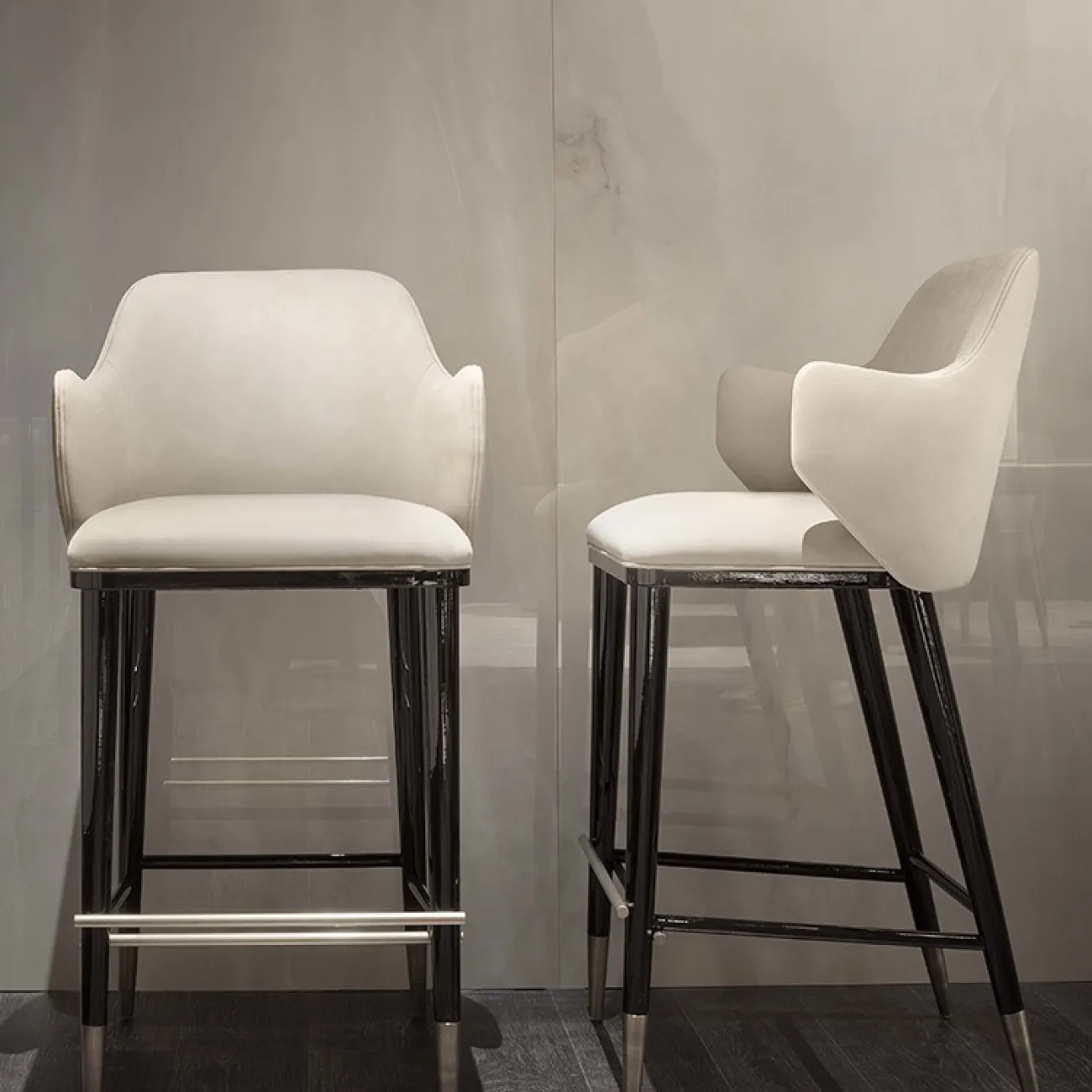 Мягкий барный стул со спинкой LaLume MB20655-23 Мягкий барный стул со спинкой LaLume MB20655-23