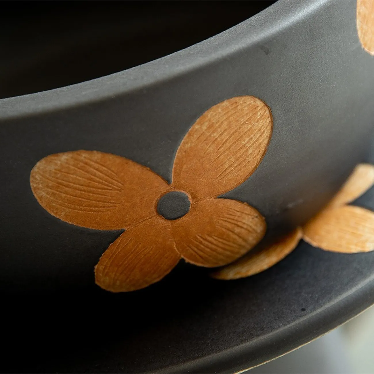 Керамический современный умывальник для ванной комнаты LaLume MB20657-23