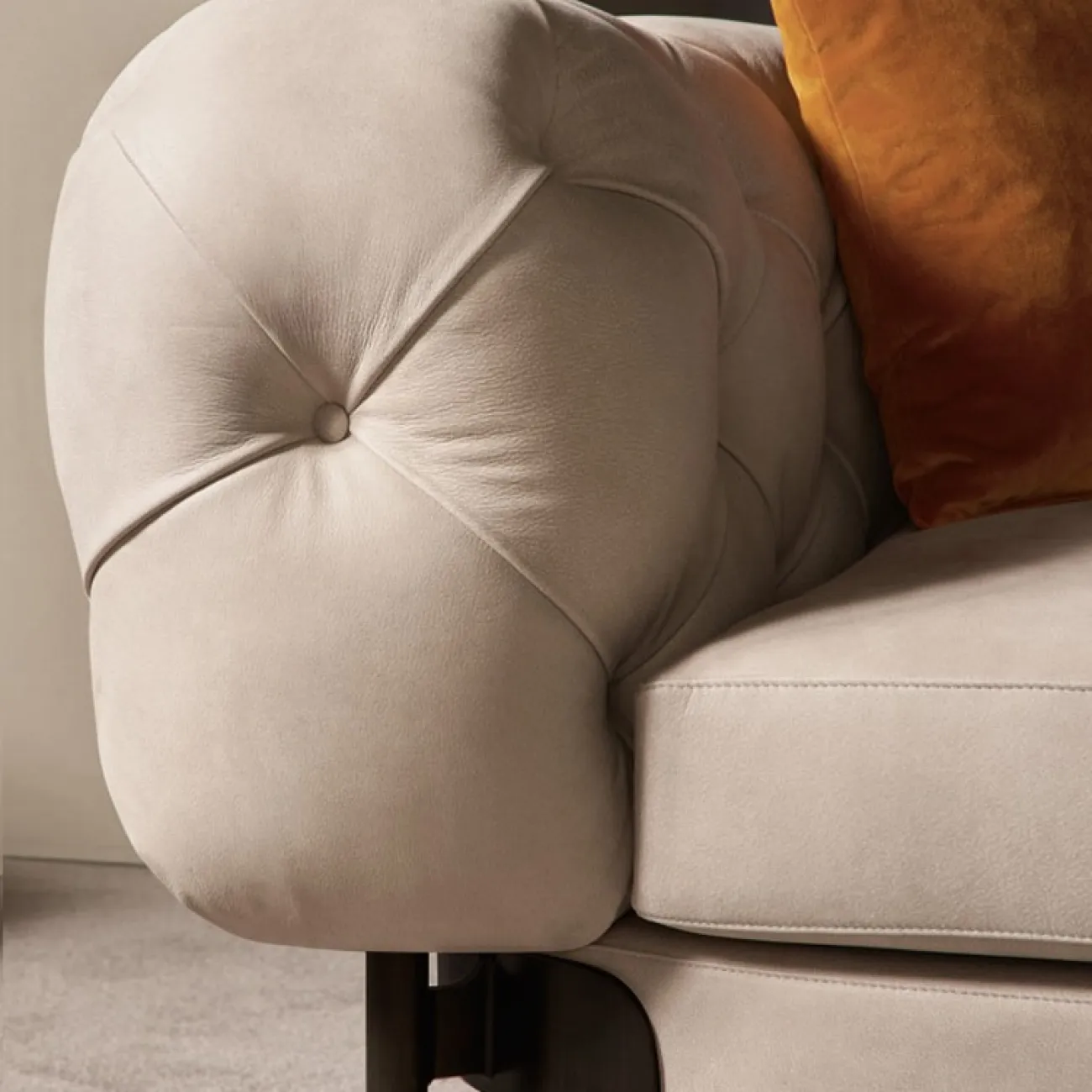 Роскошный кожаный диван  для гостиной LaLume MB20656-23