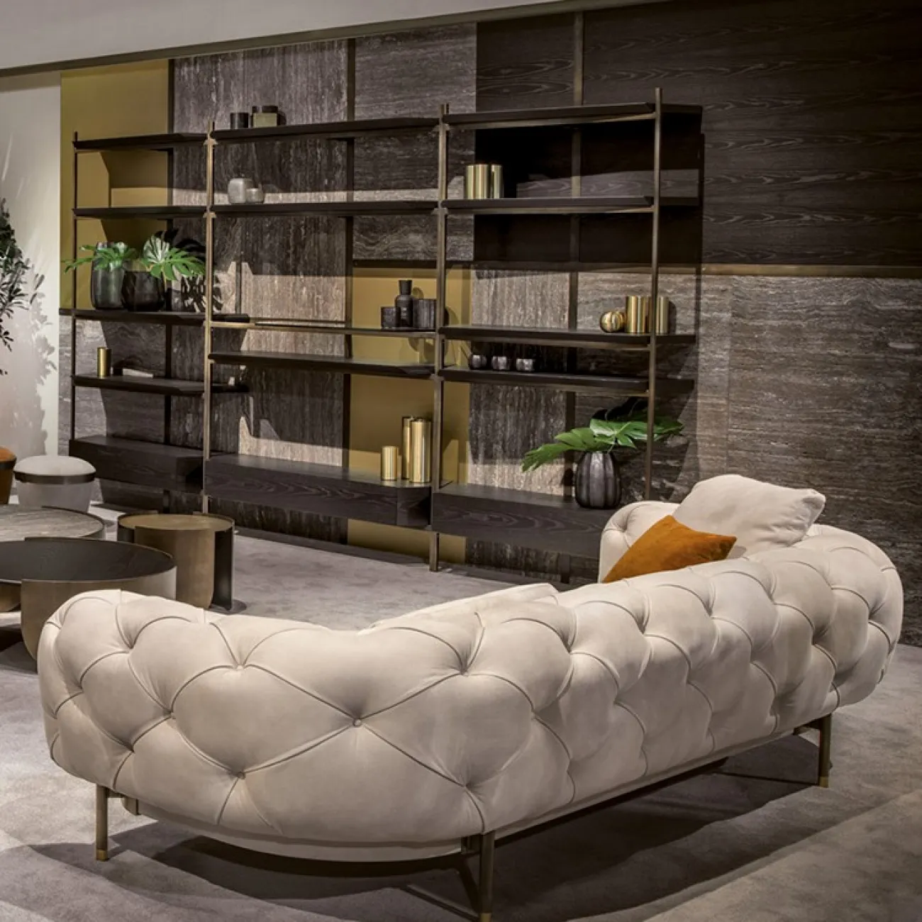 Роскошный кожаный диван  для гостиной LaLume MB20656-23