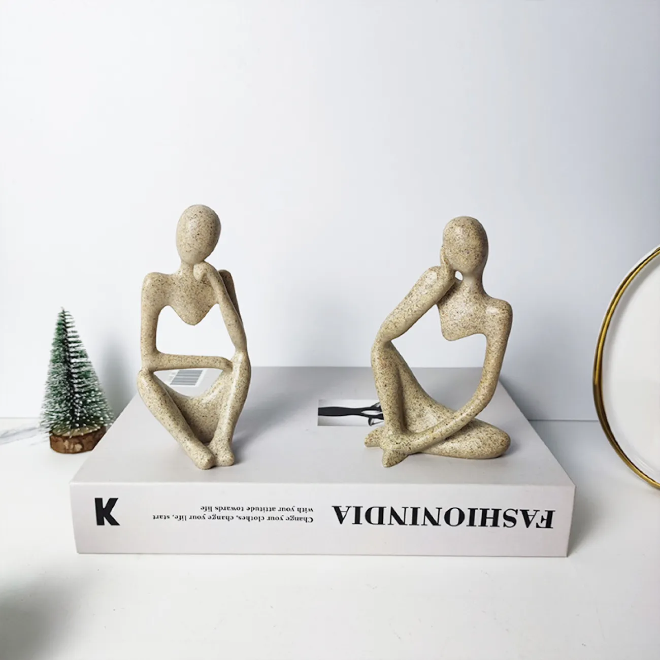 Статуэтка мыслителя в стиле минимализм LaLume DK21029-23