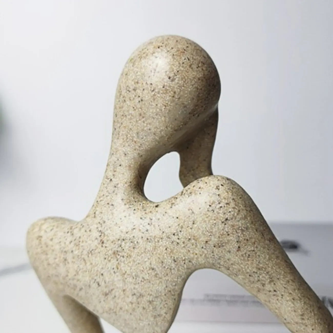 Статуэтка мыслителя в стиле минимализм LaLume DK21029-23