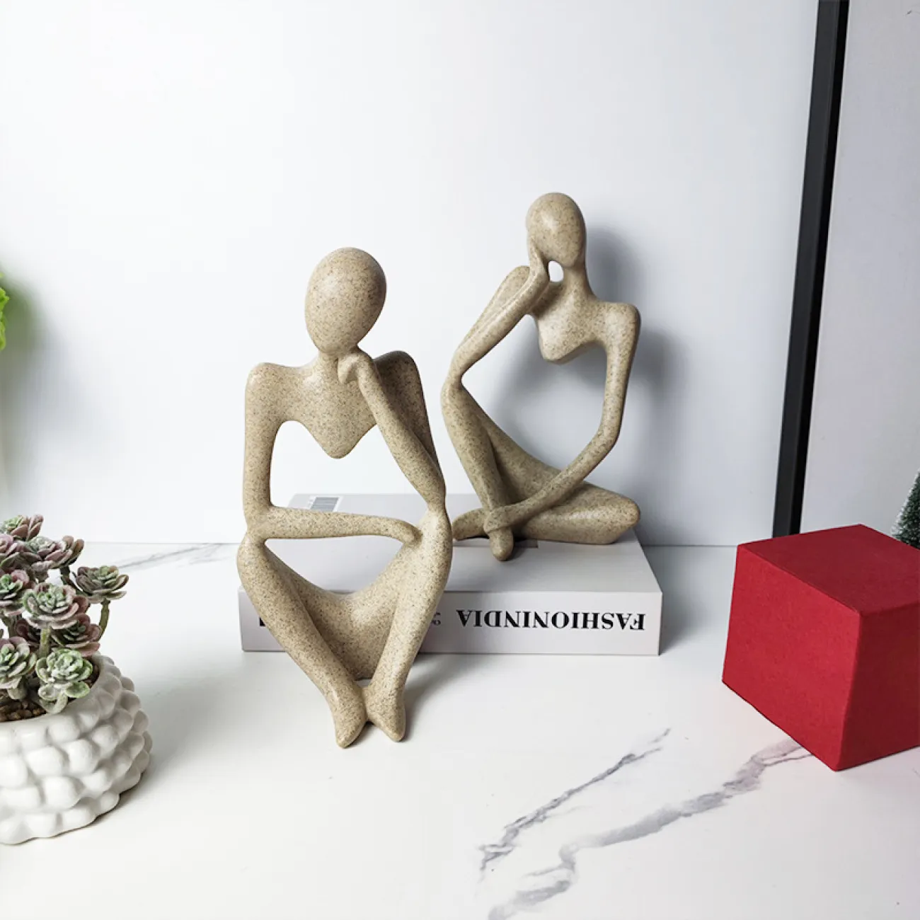 Статуэтка мыслителя в стиле минимализм LaLume DK21029-23