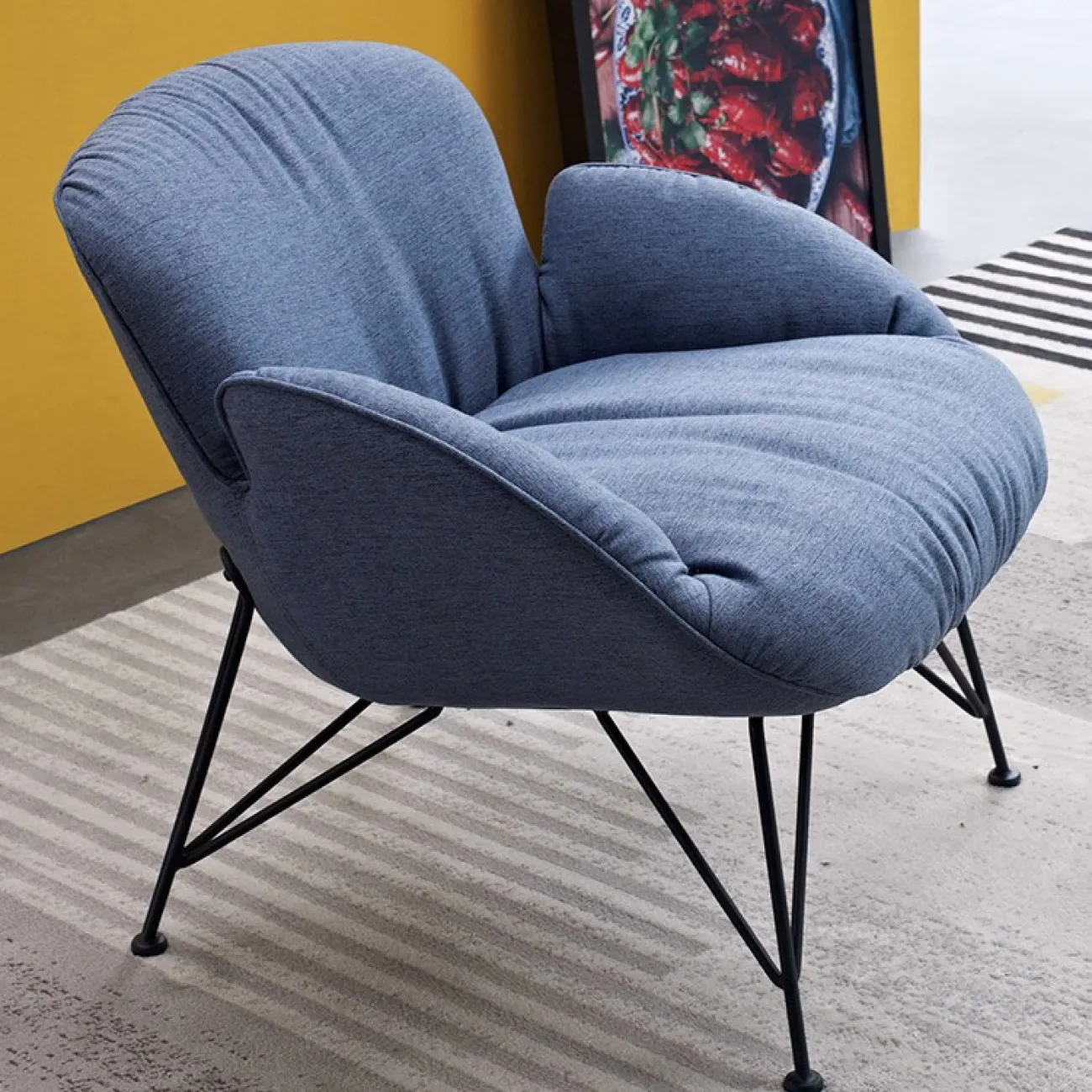 Дизайнерское тканевое кресло для гостиной LaLume MB21036-23 Дизайнерское тканевое кресло для гостиной LaLume MB21036-23