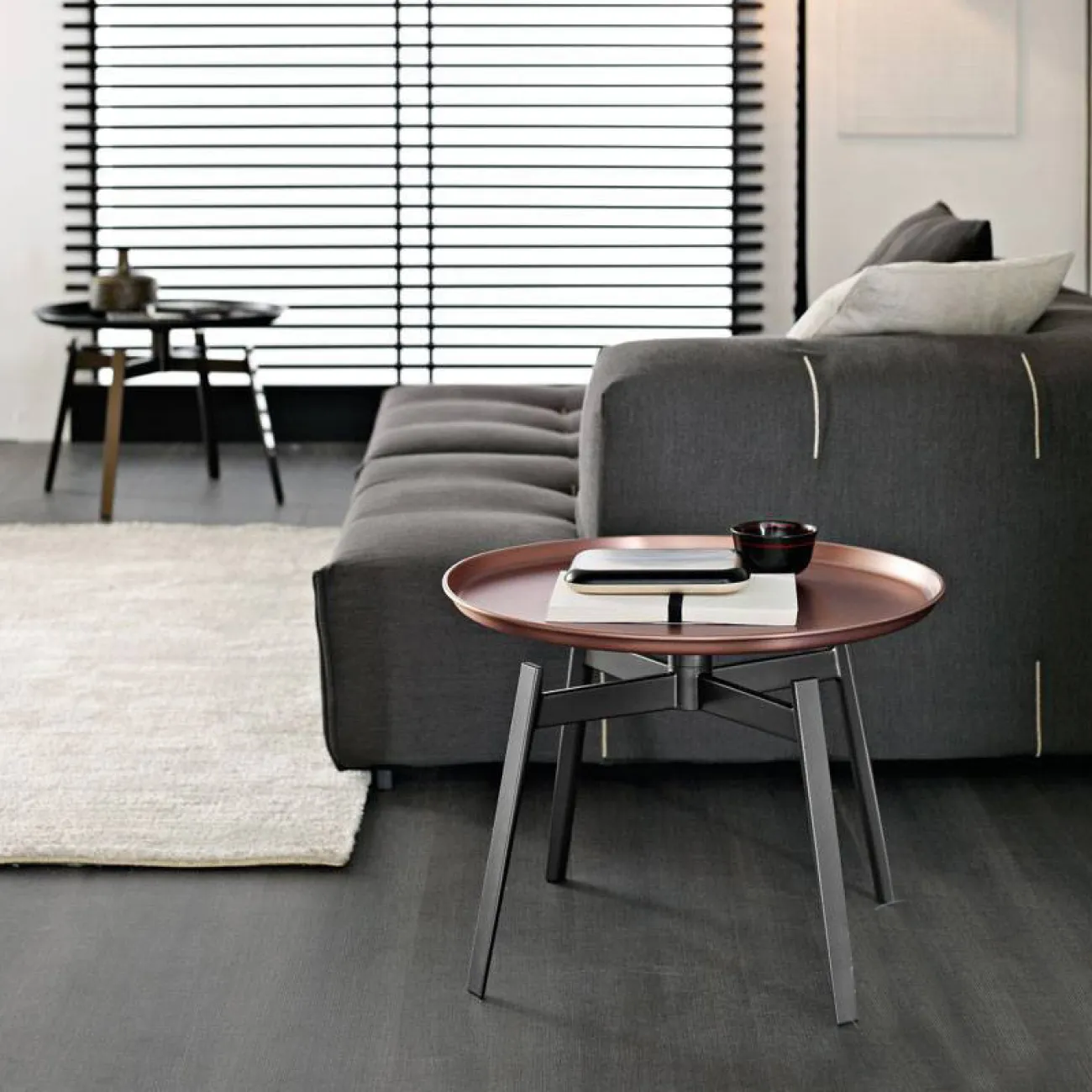 Журнальный стол в стиле минимализм LaLume MB21047-23