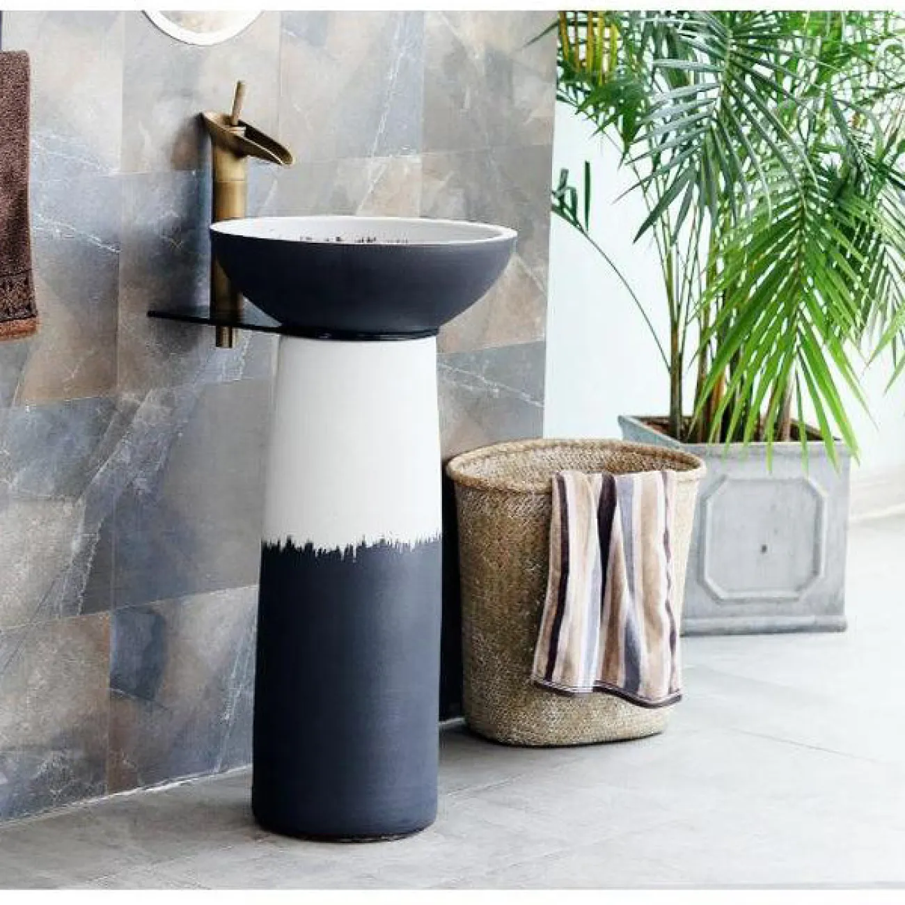 Керамический умывальник в форме колоны для ванной комнаты LaLume MB20508-23 Керамический умывальник в форме колоны для ванной комнаты LaLume MB20508-23