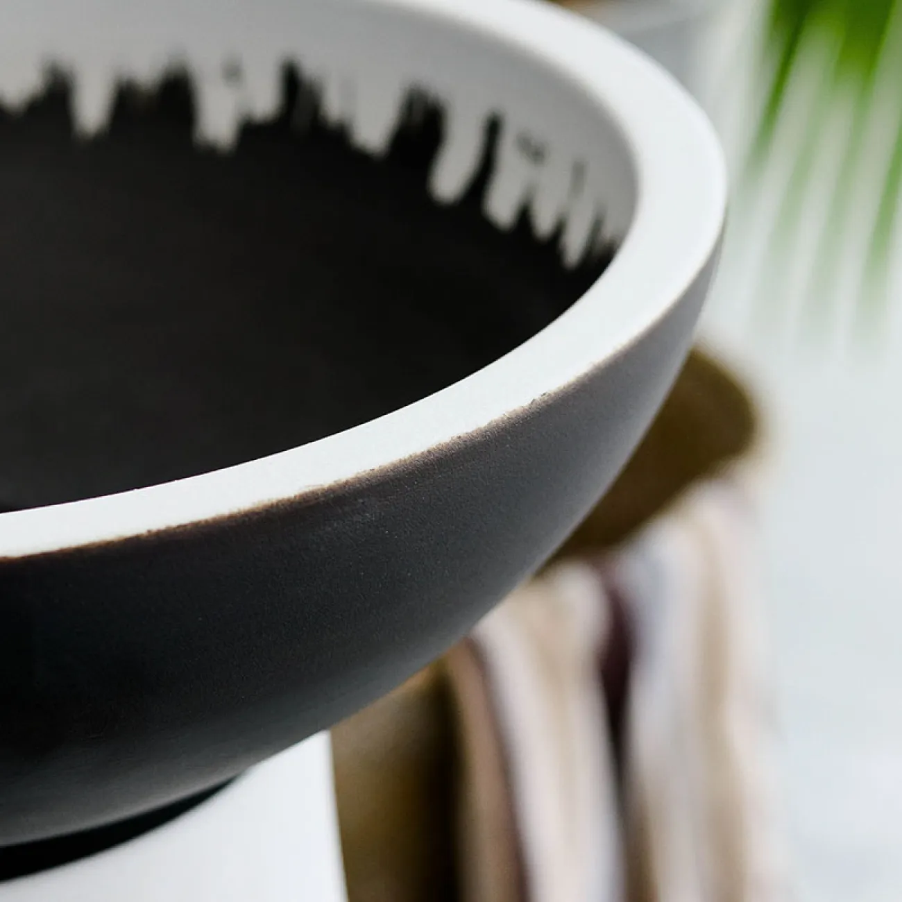 Керамический умывальник в форме колоны для ванной комнаты LaLume MB20508-23 Керамический умывальник в форме колоны для ванной комнаты LaLume MB20508-23