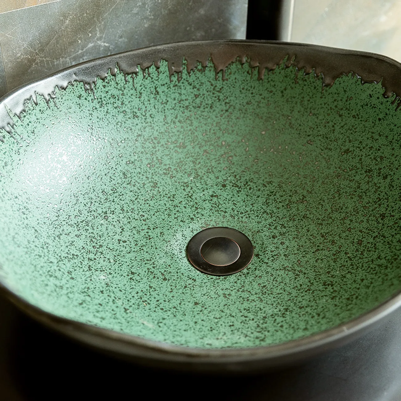 Керамический креативный умывальник для ванной комнаты LaLume MB20568-23 Керамический креативный умывальник для ванной комнаты LaLume MB20568-23