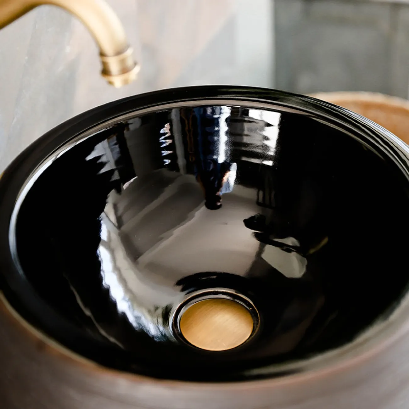 Керамический круглый умывальник  для ванной комнаты LaLume MB20567-23