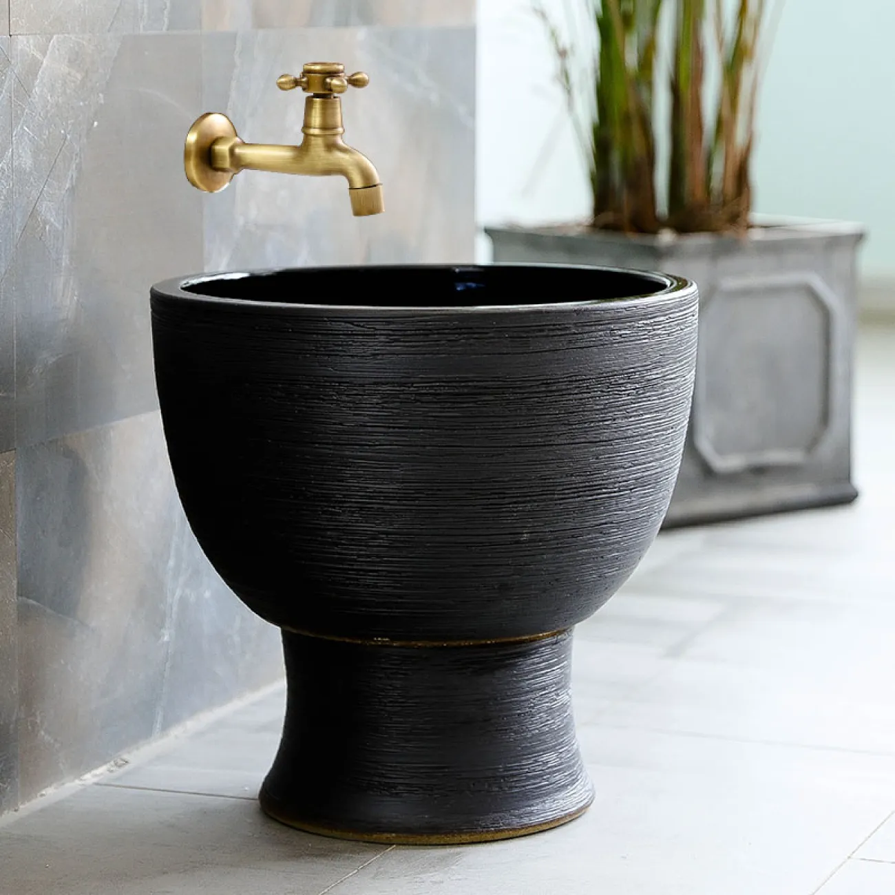 Керамический креативный умывальник  для ванной комнаты LaLume MB20582-23