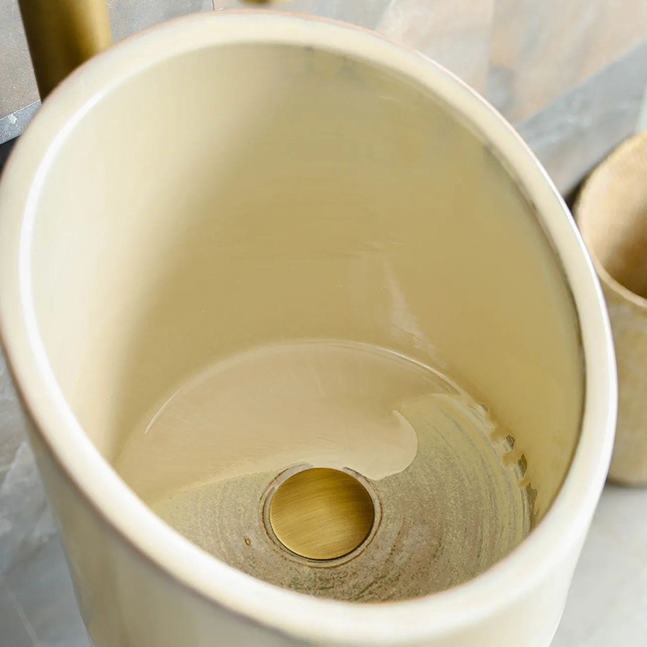 Керамический креативный умывальник для ванной комнаты LaLume MB20573-23 Керамический креативный умывальник для ванной комнаты LaLume MB20573-23