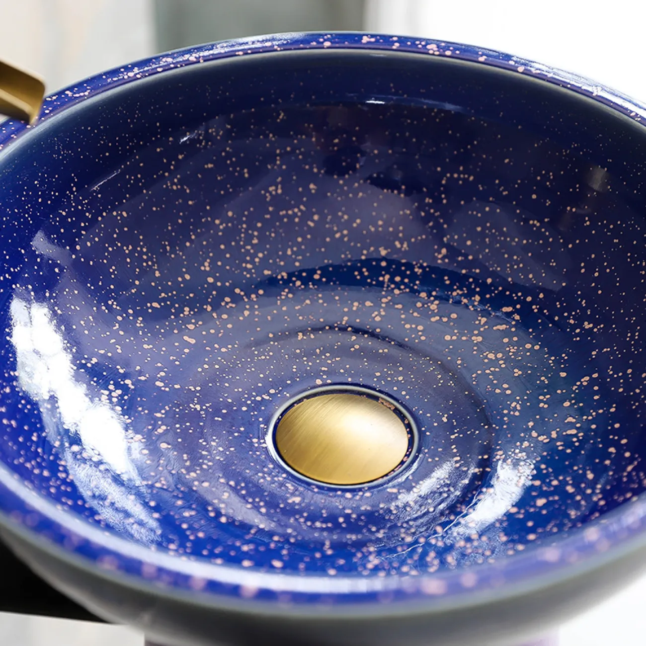 Керамический креативный умывальник для ванной комнаты LaLume MB20600-23 Керамический креативный умывальник для ванной комнаты LaLume MB20600-23