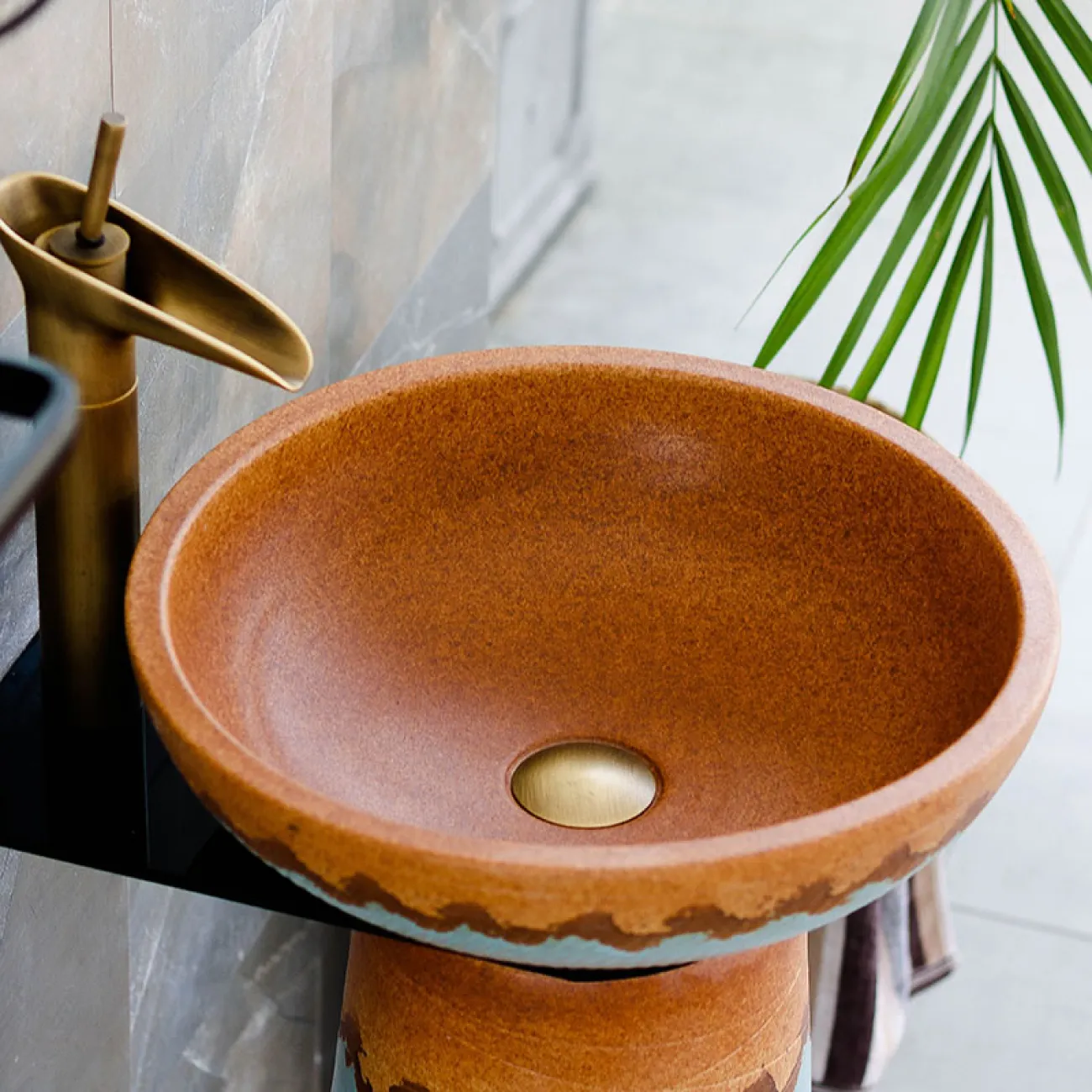 Керамический креативный умывальник для ванной комнаты LaLume MB20598-23 Керамический креативный умывальник для ванной комнаты LaLume MB20598-23