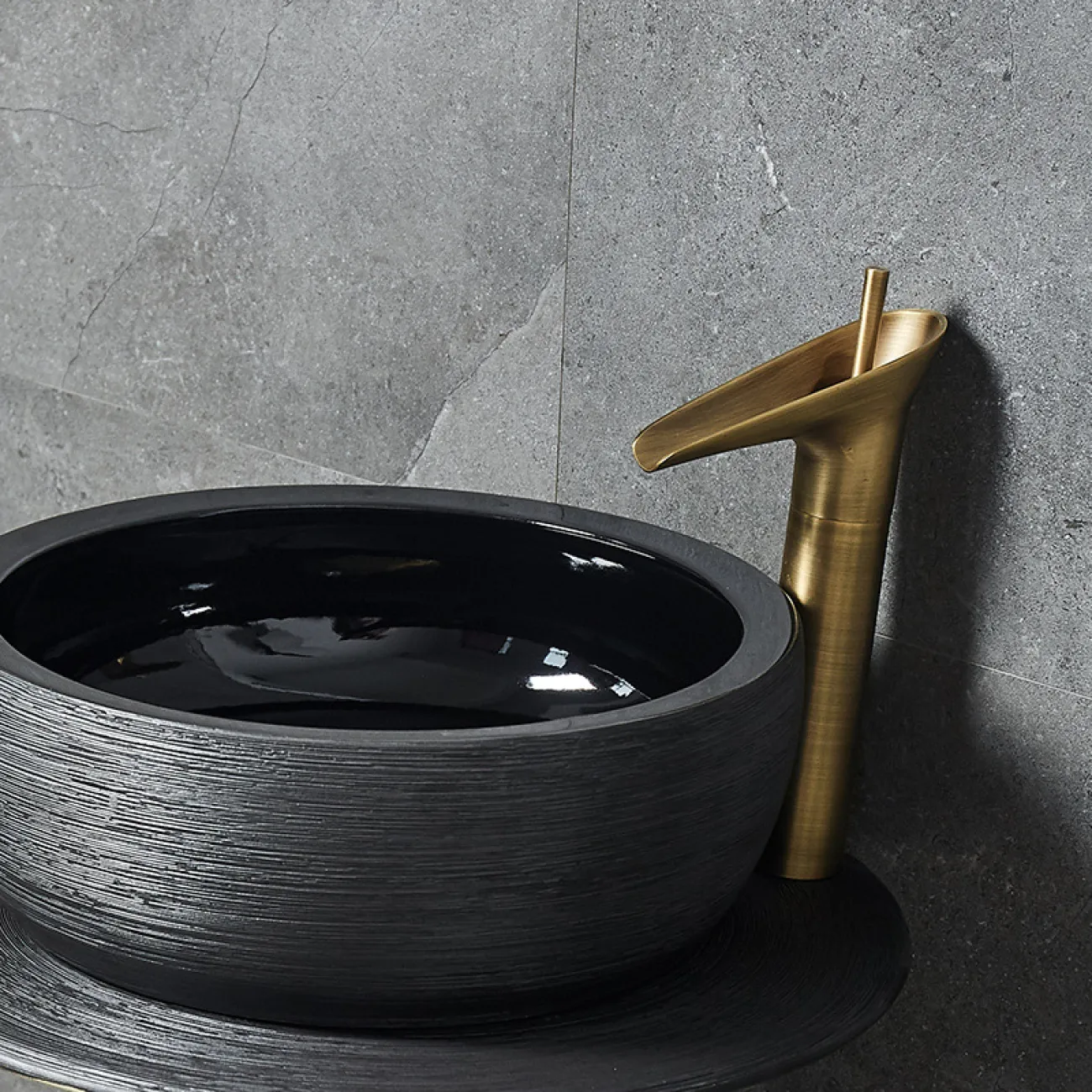 Керамический открытый умывальник в форме колоны для ванной комнаты LaLume MB20528-23