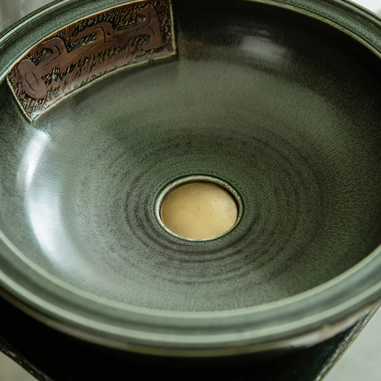 Керамический круглый умывальник  для ванной комнаты LaLume MB20552-23