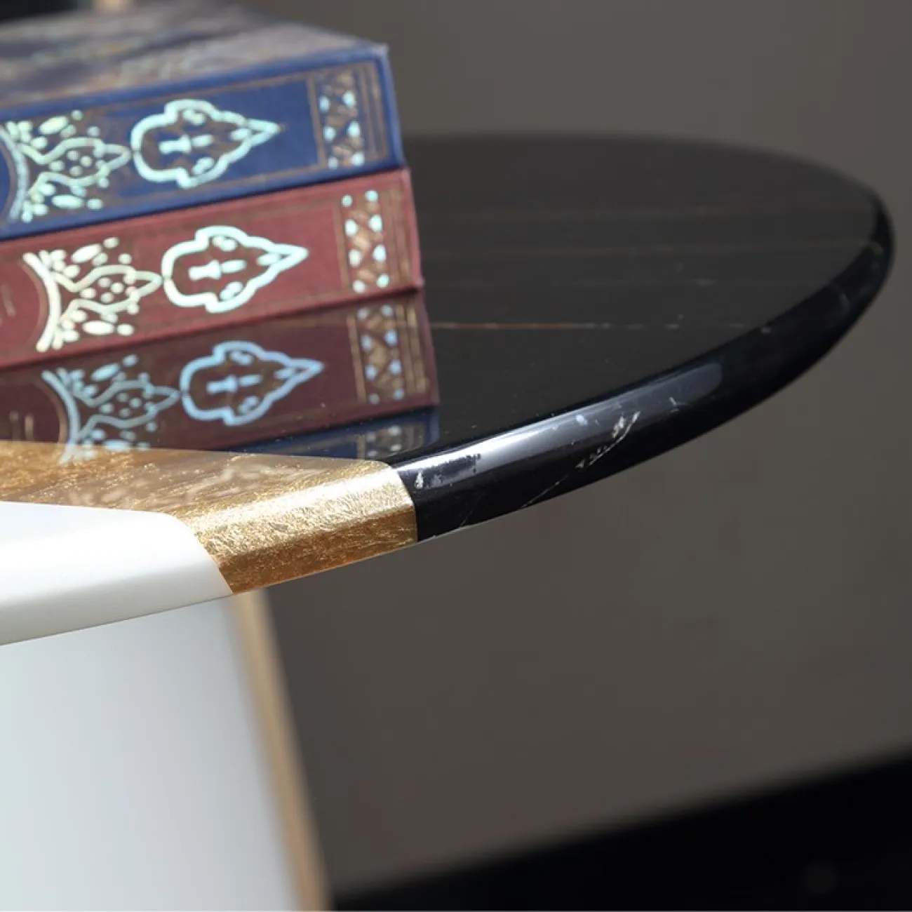 Дизайнерский кофейный круглый столик  LaLume MB20635-23