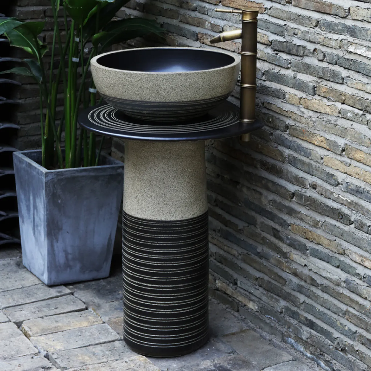 Креативный керамический умывальник в форме колоны для ванной комнаты LaLume MB20512-23 Креативный керамический умывальник в форме колоны для ванной комнаты LaLume MB20512-23