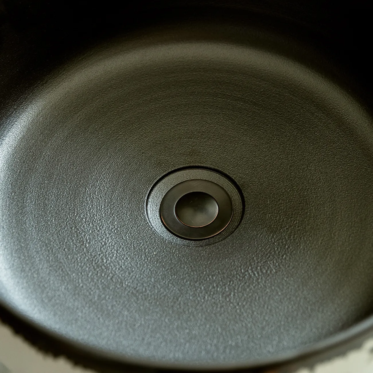 Керамический круглый умывальник  для ванной комнаты LaLume MB20646-23