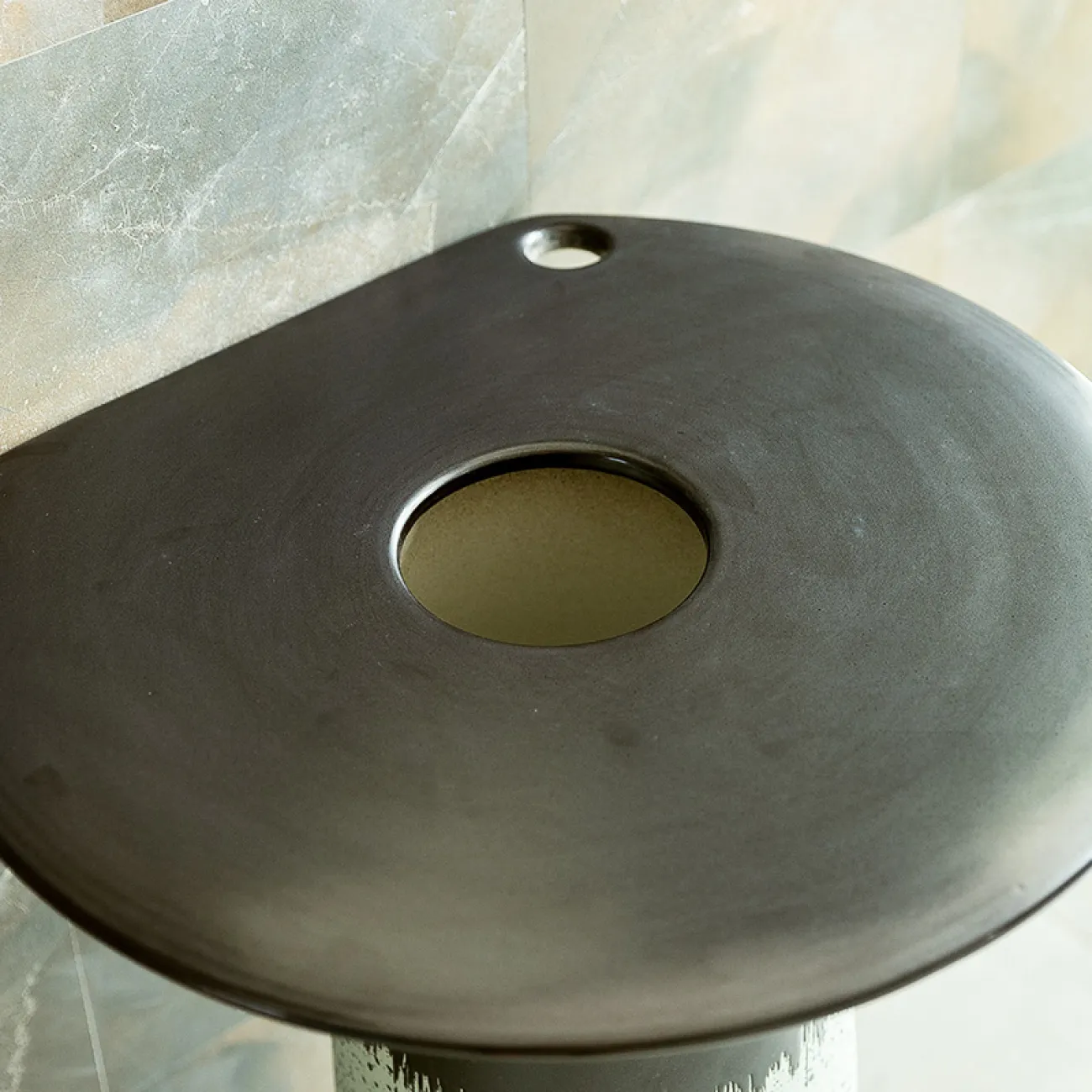 Керамический креативный умывальник  для ванной комнаты LaLume MB20623-23